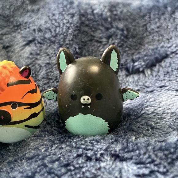 Squishmallows Squish-a-longs Safiyah the zebra #90  and Aldous the bat #92. - Picture 3 of 12